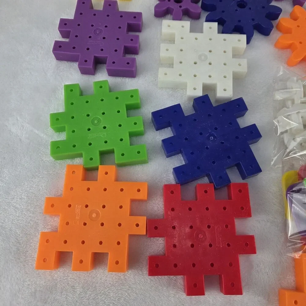 Vintage Discovery Toys Gears Go Round Building Set 97 Pieces w/ Original Box